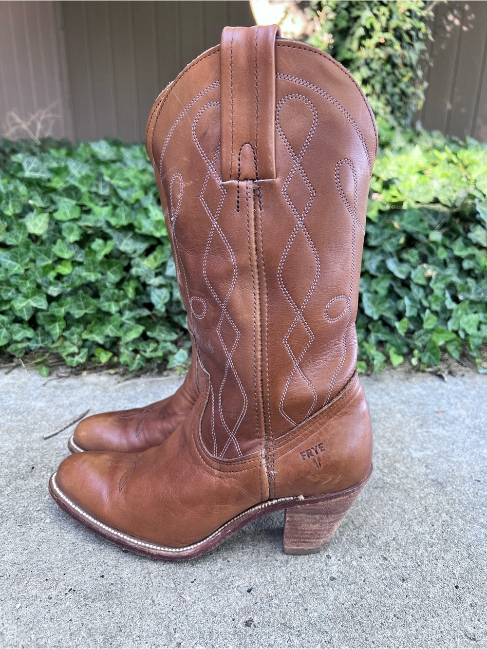 FRYE Vintage Tan Western Boots Sz 7